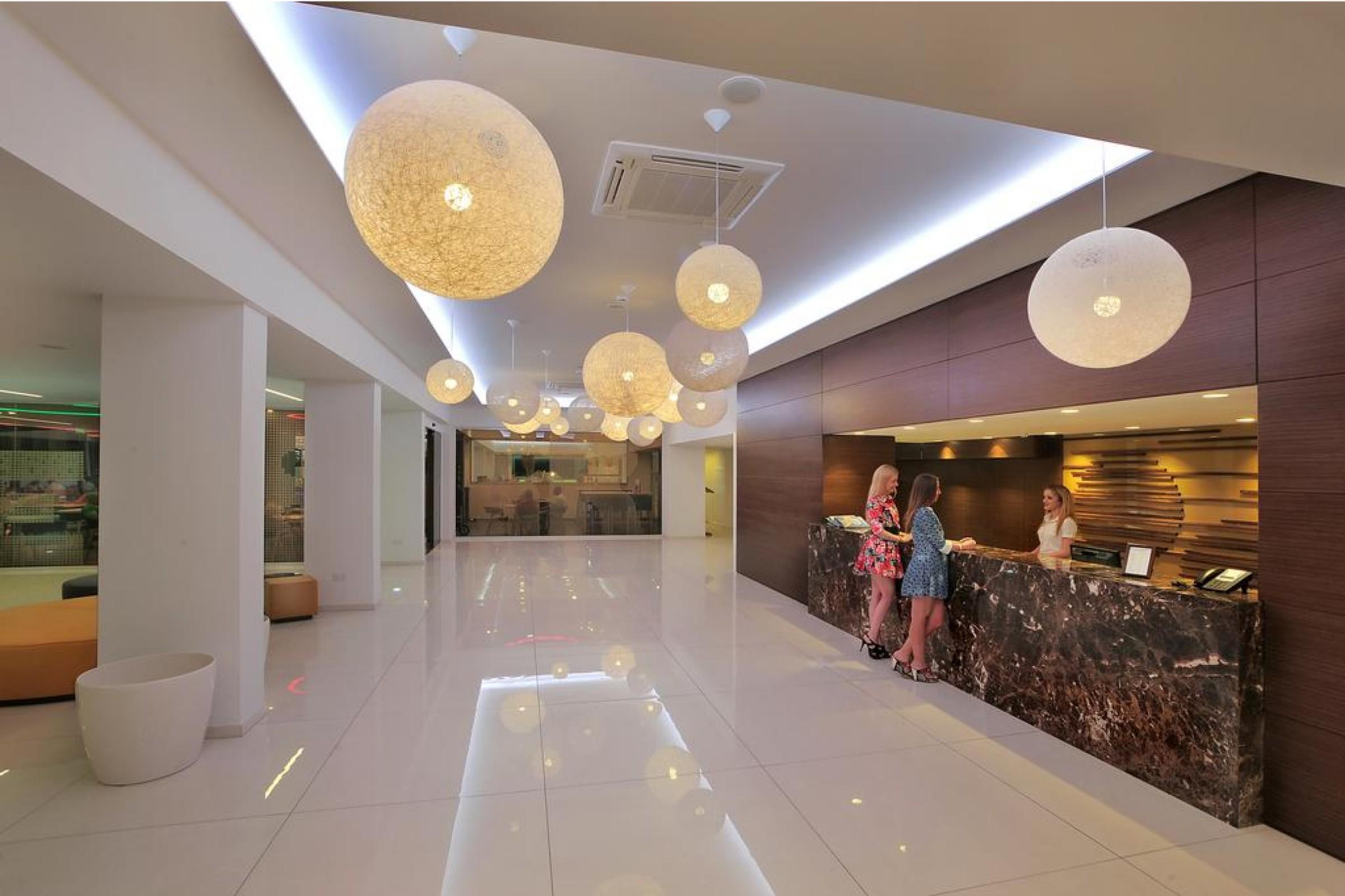 Hotell Nelia &