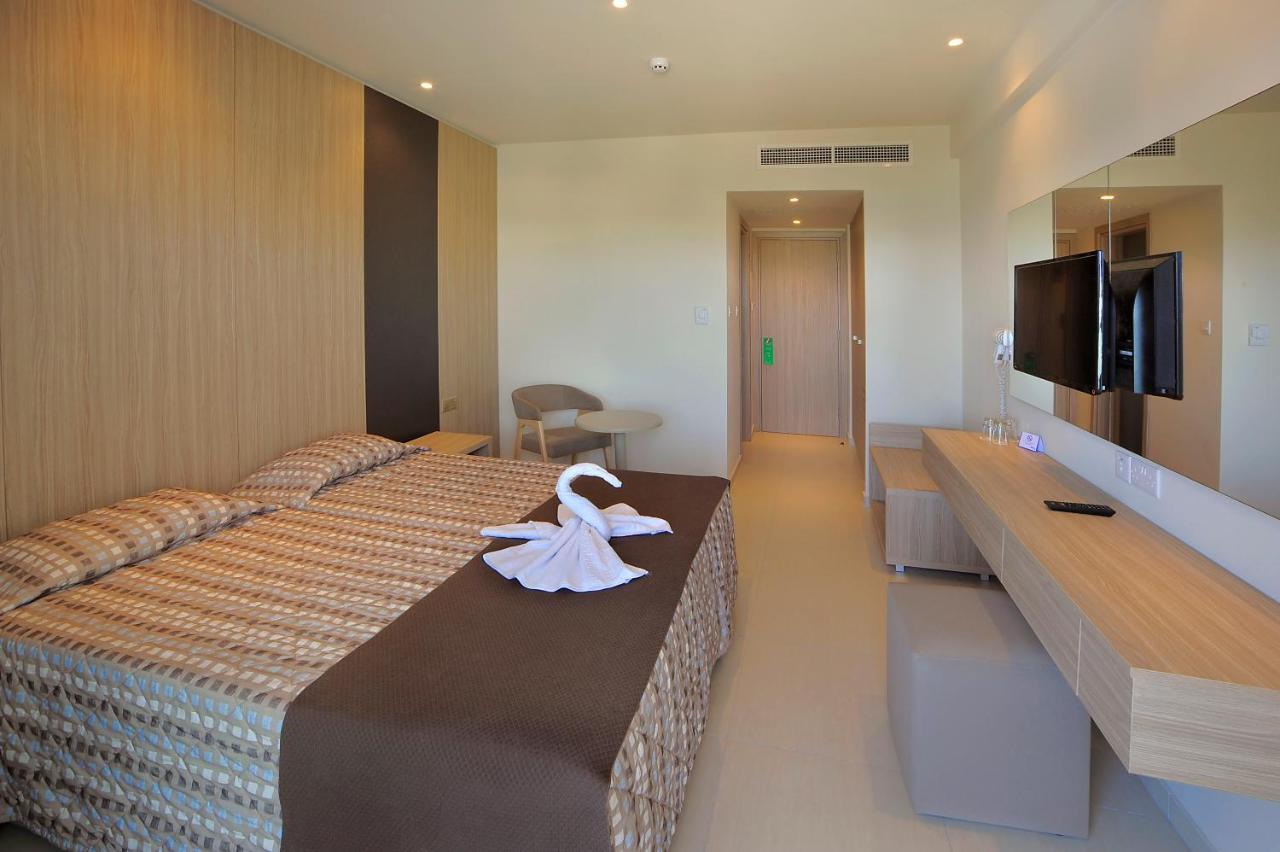 Nelia & Hotell